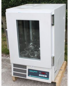 New Brunswick Innova 4200 Incubator-Shaker