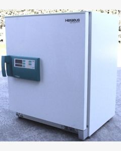 Heraeus Function Line UT12P drying oven with air circulation