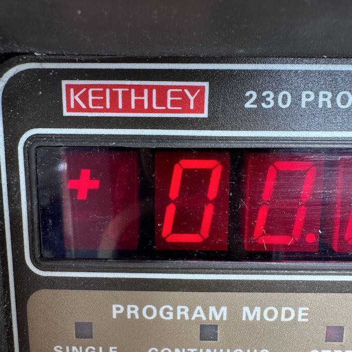 Keithley PROGRAMMABLE VOLTAGE SOURCE 通電のみ確認済み 現状品